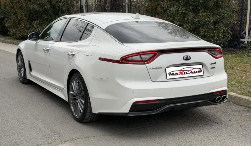 
								Kia Stinger 4×4 full									