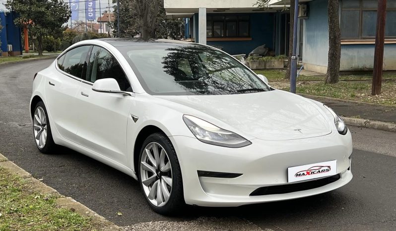 
								Tesla Model 3 full									