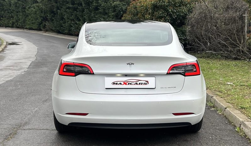 
								Tesla Model 3 full									