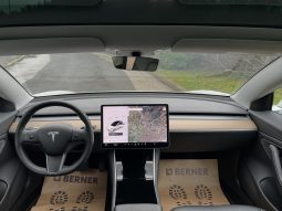 
										Tesla Model 3 full									