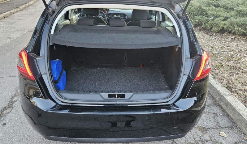 
								Peugeot 308 2018 full									