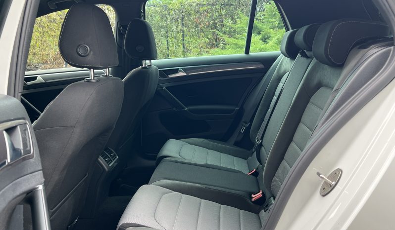 
								Volkswagen Golf 2015 full									