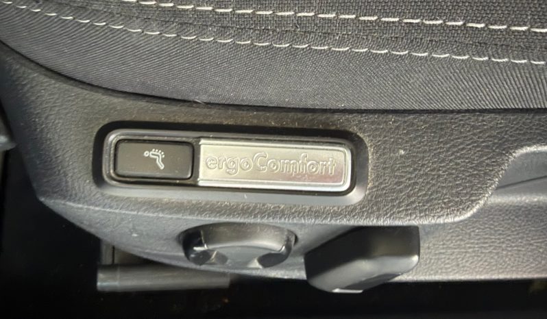 
								Volkswagen Passat 2020 full									