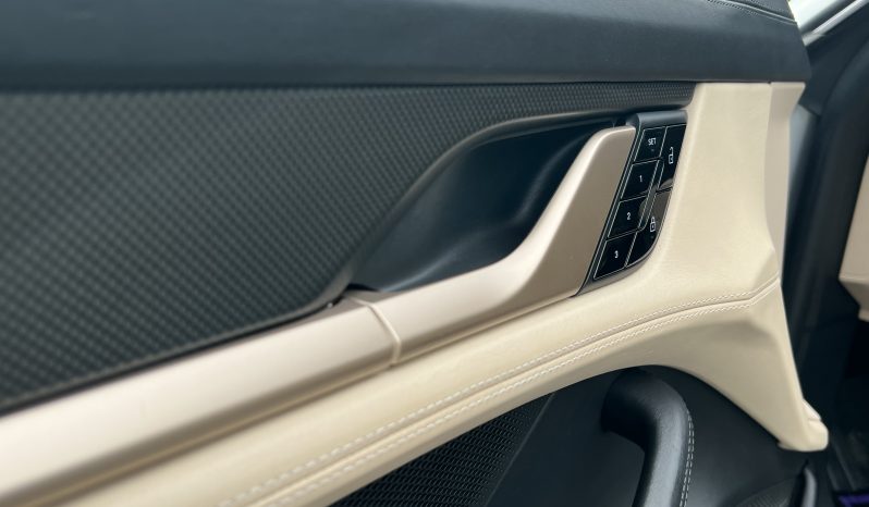 
								Porsche Taycan 2020 full									