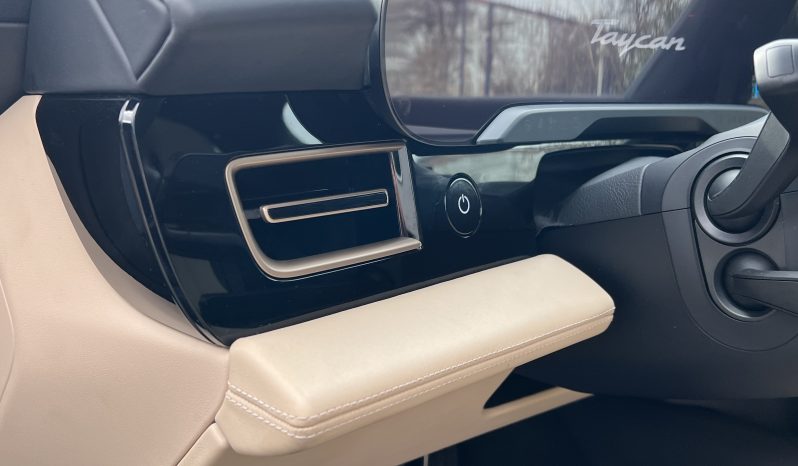 
								Porsche Taycan 2020 full									