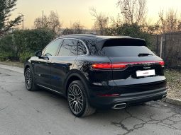 
										Porsche Cayenne E-Hybrid 2020 full									