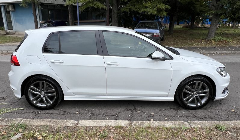 
								Volkswagen Golf 2015 full									