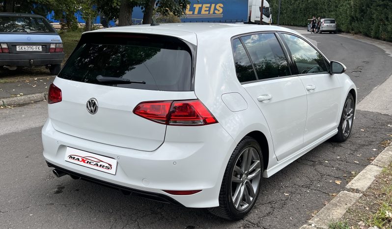 
								Volkswagen Golf 2015 full									