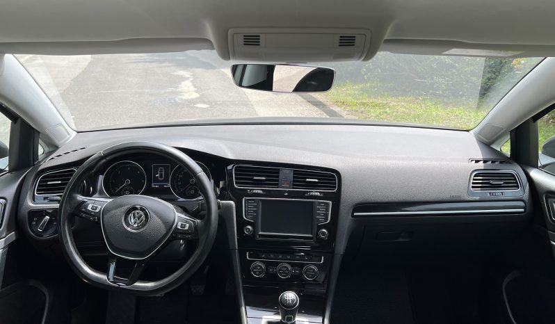 
								Volkswagen Golf 2016 full									