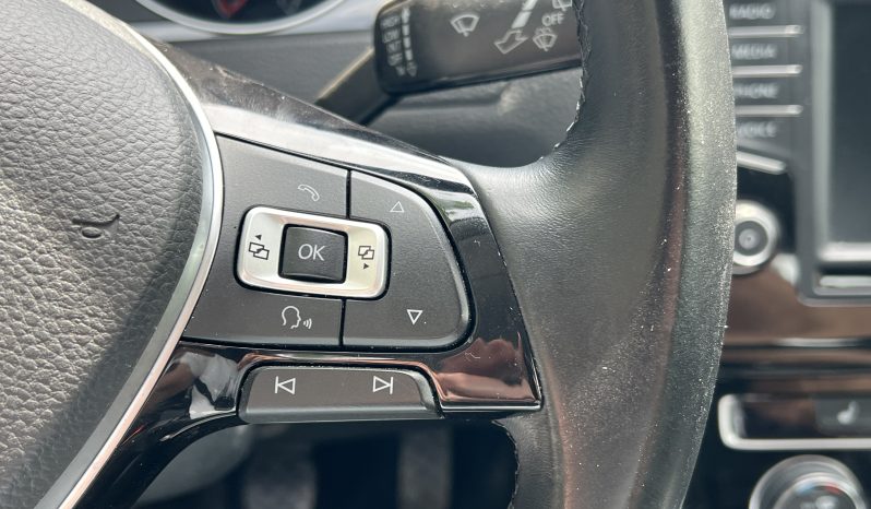
								Volkswagen Golf 2016 full									