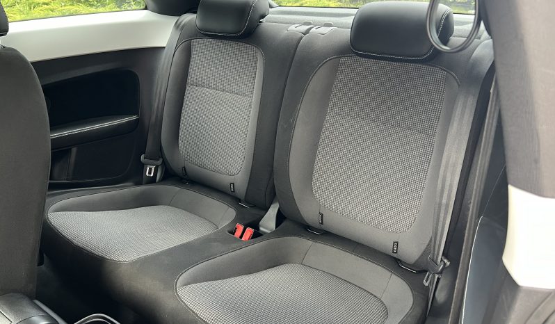 
								Volkswagen Beetle 2016 full									