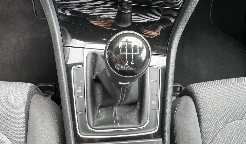 
								Volkswagen Golf 2015 full									