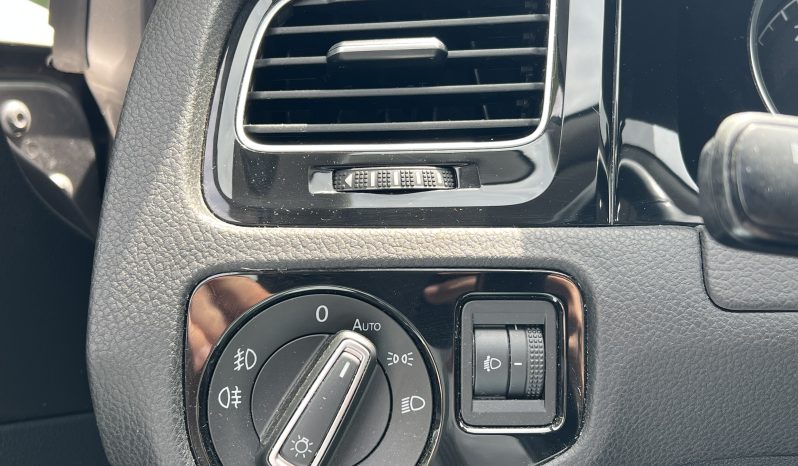 
								Volkswagen Golf 2016 full									