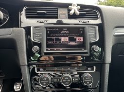 
										Volkswagen Golf 2015 full									