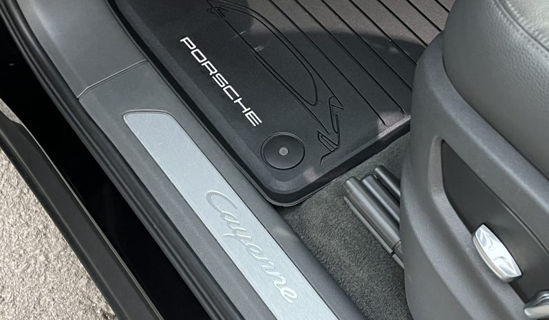 
								Porsche Cayenne E-Hybrid 2020 full									