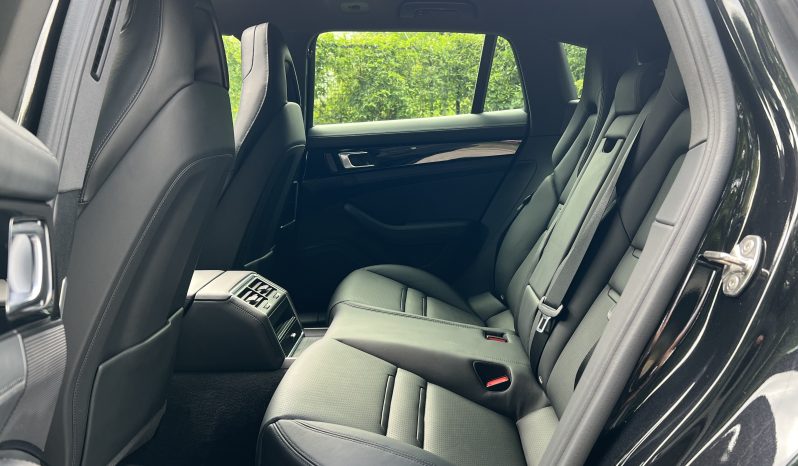 
								Porsche Panamera Sport Turismo E-Hybrid 2023 full									