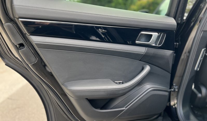 
								Porsche Panamera Sport Turismo E-Hybrid 2023 full									