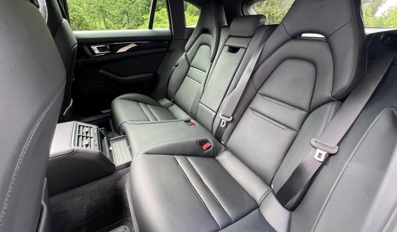 
								Porsche Panamera Sport Turismo E-Hybrid 2023 full									