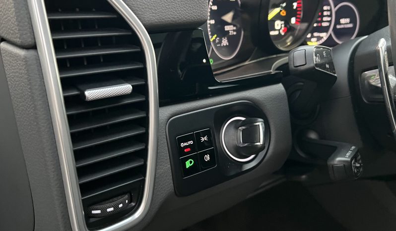 
								Porsche Cayenne E-Hybrid 2019 full									