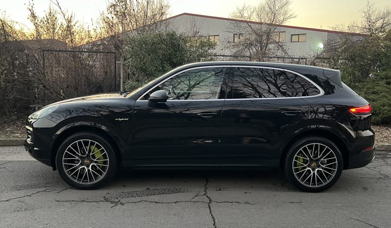 
								Porsche Cayenne E-Hybrid 2019 full									