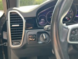
										Porsche Cayenne E-Hybrid 2021 full									